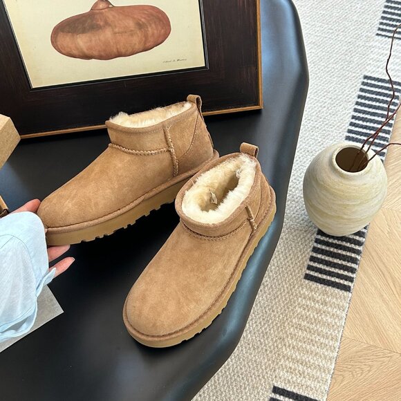 UGG Chestnut Ankle Boots - Picture 6 of 9